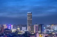 Vienna Hotel (Xuzhou Suning Square Deji Square Branch) - con vista montagne