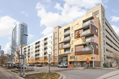 CozySuites ณ Artistry Indy โรงแรมใน