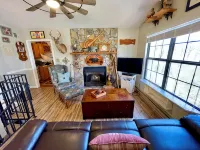 Cozy Mountain Cabin in Peaceful Setting /Near Hiking, Biking & Beech Mtn Resort Hotels in Beech Mountain