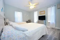 Beautiful Cottage - Sleeps 8  -Bayside