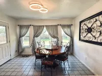 Dog-Friendly Keller Home: Fenced Yard, Game Nights, Near DFW & at&T Stadium Hotels in Келлер