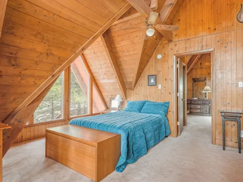 Charming Updated 3-bedroom Chalet with Deck; Small dogs welcome!