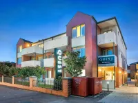 MainStay Suites Kew Hotels near Kew