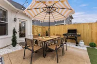 HotTub + GameRoom + Arcade + MiniGolf - Near Downtown!