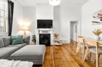The Arches- Near Adelaide Oval, Restaurants, Parks, City - 4-Star