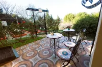 Charming 2-bedroom apartment with WiFi, AC in quaint Mikhmanim Hotels in 