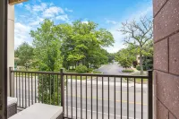 Cozy Nautical Themed 2-bedroom condo with AC in charming Traverse City. - 4-Star
