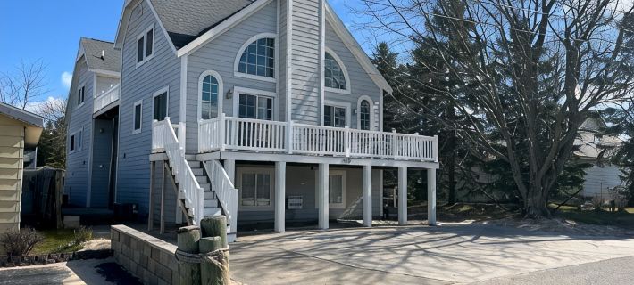 Sleeps 24+! Large home steps from Lake Michigan with views of the Lighthouse Hotels in Manistee