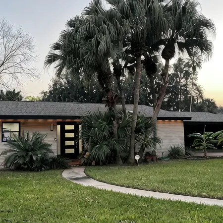 Serene Getaway – Quiet Oasis with Pool & Rain Showers