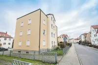 Vacation Apartment in Dresden Cotta, with Carport, Kitchen, W-Lan, Good S-Bahn Connection - อพาร์ทเม้นท์