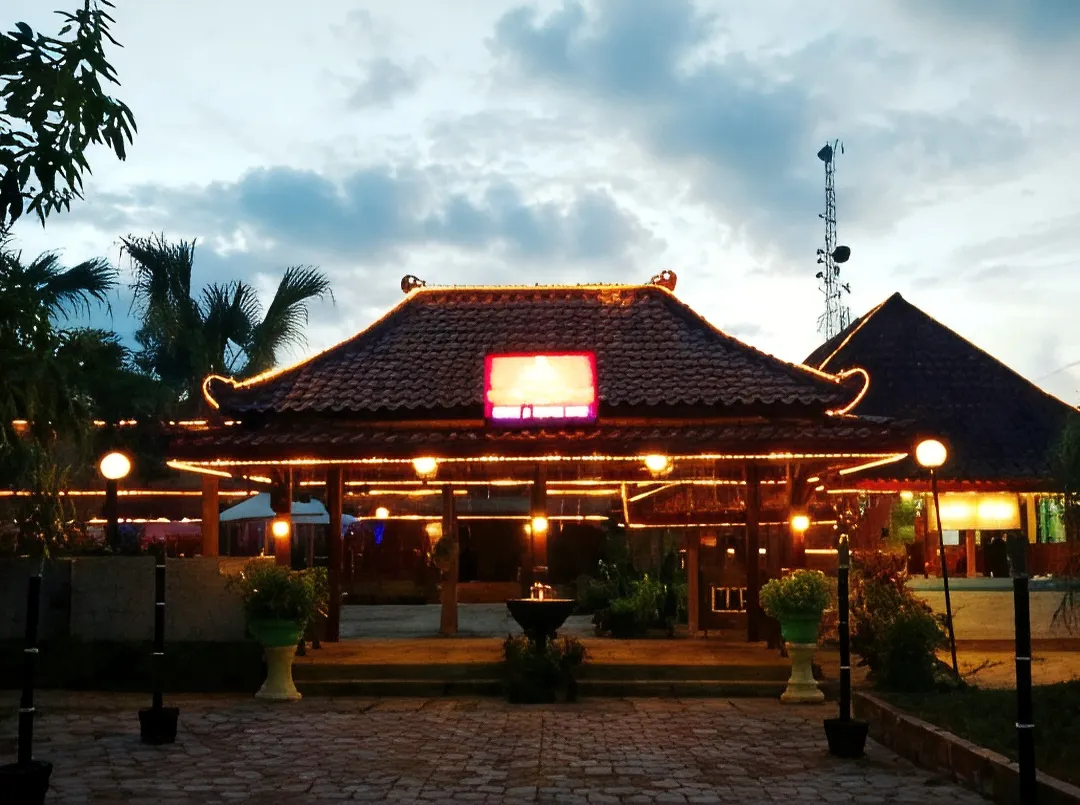 Hotel Grand Mahkota Lamongan - Lamongan