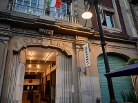 Hostel Mundo Joven Catedral Hotel dekat Taman Alameda Central