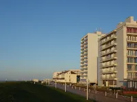 Cozy Vacation Apartment Kaiserhof 002, Directly on the Beach 노르데메이 호텔