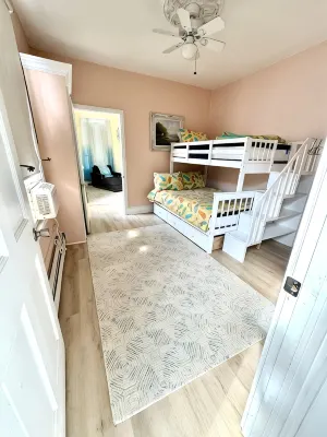 Ocean Views, seconds to the beach, and a 5 minute walk to downtown shopping! - 2-Star