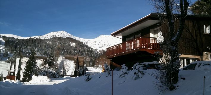 SUPER LIORAN INDIVIDUAL CHALET COMFORTABLE 8 BEDS Hotels in Cantal