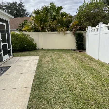 Closed in Courtyard Villa,2 Golf Carts, 2 Bedrooms and Walk to 5 Local Pools.