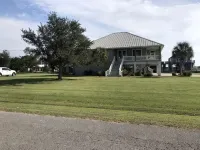 200 feet on the water with boat house!!! Hotels in Hackberry