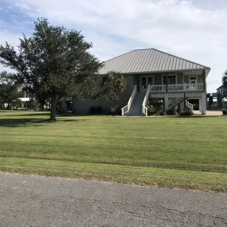 200 feet on the water with boat house!!!
