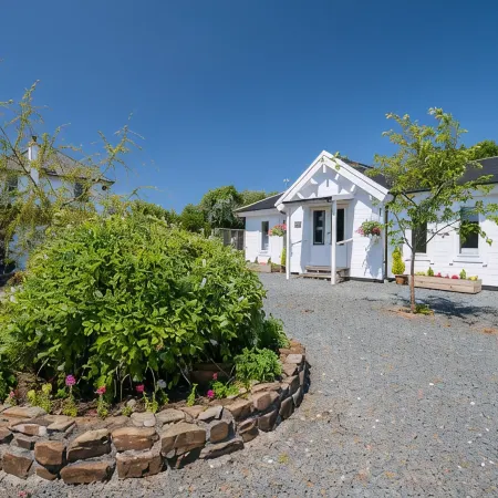 Sandymouth Lodge - Peaceful Spot Close to Sandy Beaches
