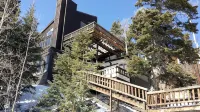 Unique Executive Multi Level Residence Unparalleled Views  WiFi Sat Hot Tub