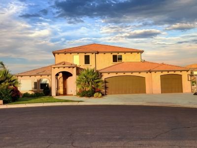 PRIVATE POOL 34'x18', 25 Minutes to Zion, Playset for Kids, 7 bdrm, sleeps 32
