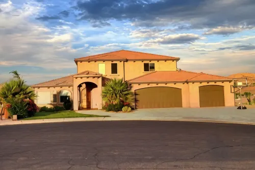 PRIVATE POOL 34'x18', 25 Minutes to Zion,  Playset for Kids, 7 bdrm, sleeps 32