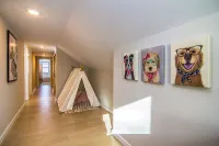 Lakefront House w/King Bed, Sauna,  walk-in shower and lake access