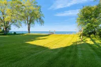 4 bed house on the shore of Lake Michigan