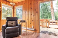 Sequoia Retreat: Spacious Cabin / Hot Tub / Sun Deck - Alphydda