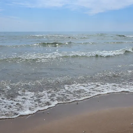 Sunrise Beach Oscoda - Lake Huron | Condo |Sleeps 8 |  3BR/2BA | Private Beach