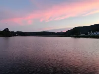 A cozy Adirondack cabin with mountain and lake views! - Alphydda