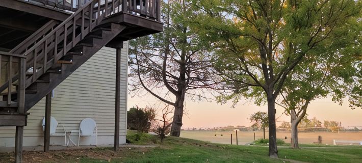Country Cottage Getaway Hotels in Douglas County