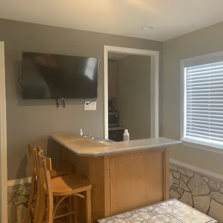 Guesthouse near LAX & Long Beach Airport