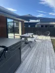Lake View Weekend Getaway - 3-Star