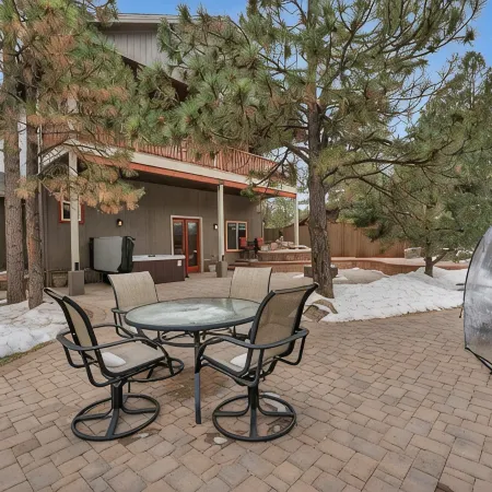 Cozy 2-bedroom apartment with WiFi, AC in charming Flagstaff