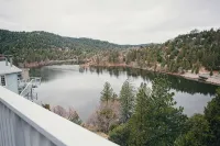 Charming Retreat with Stunning Lake Views.