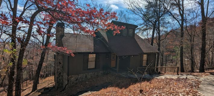 Charming cabin with spectacular views Hotels in Pickens County