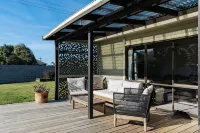 Classic Kiwi Bach with a modern touch - Beach
