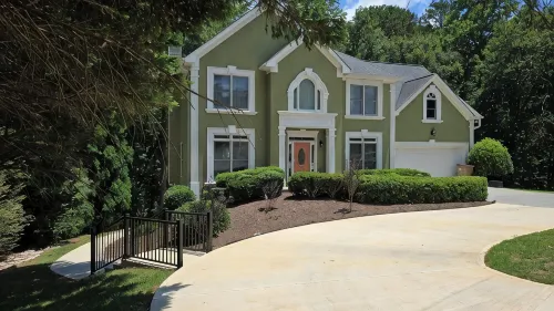 Cozy 1Br Minutes from Mall of GA and Lake Lanier - Condos