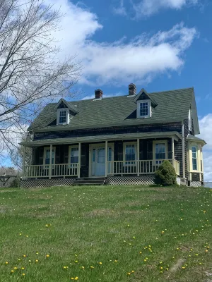 Lovely Farmhouse Close to Acadia National Park - Homestays