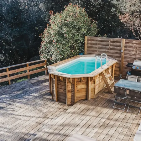 Cocooning cottage with Balnéo 2 places, private pool and wooden terrace Отели в г. Флейоск