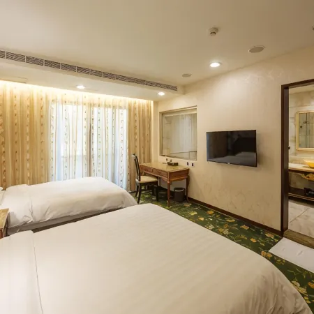 Grand Pleasure Spring Hotel Отели рядом с достопримечательностью «Бэйтоу»