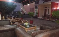 Villagio Hotel - parking