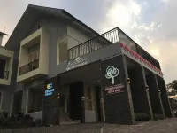Arainn Bed & Breakfast Tretes Prigen by ecommerceloka Hotéis em Prigen