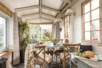 Quirky home with romantic shepherds' hut bedrooms and pretty garden near Padstow