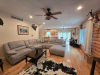 Scenic View Lodge- w/ Hot Tub & Pool - Wifi