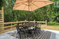 Flower Box at Lake Conroe is a charming 3BR/8P with Gorgeous Outdoor Patio - Homestays
