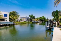 LUXURY HOUSE BY THE CANAL , Pets welcome 😀🐕. - بوتيك