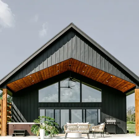 Sky Ridge-The Dawn/ Brand New Cabin in Amish Country w/Hot tub