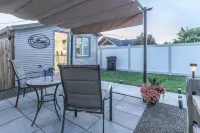 Adorable cottage with king Size bed and a short distance to WW University